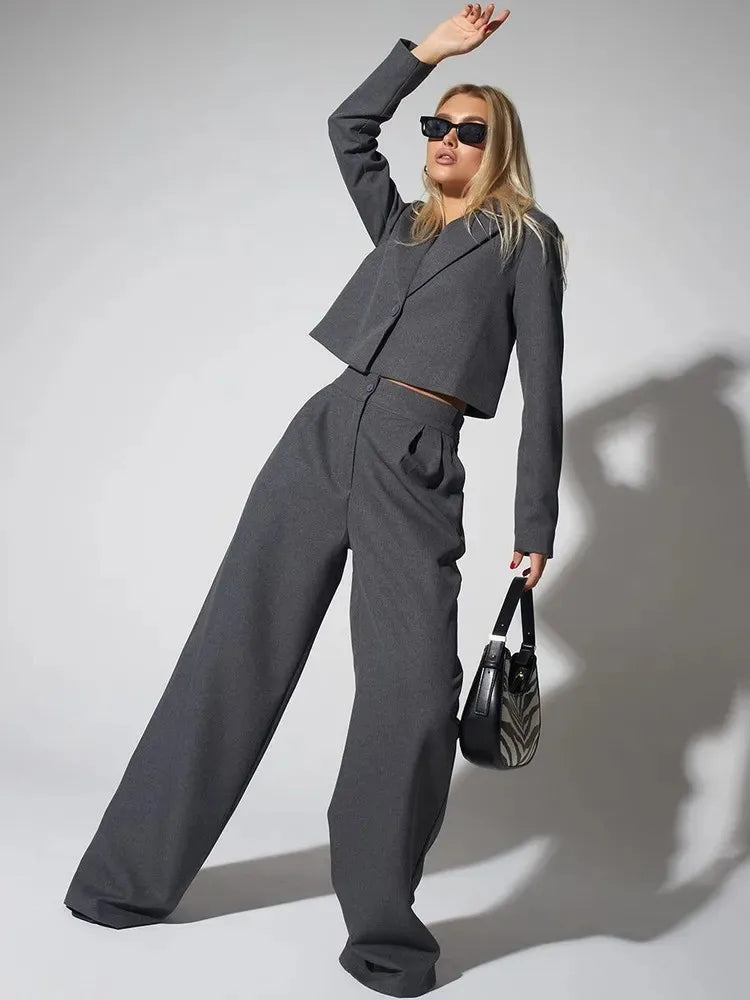 Traje casual elegante con blazer y pantalón