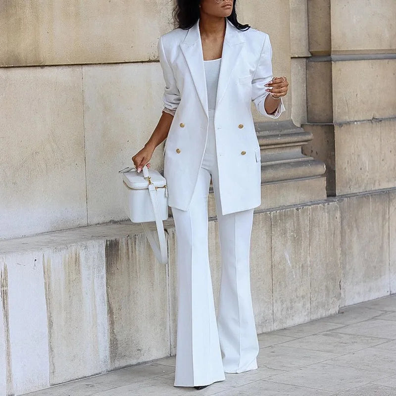 Traje informal con pantalones de pierna ancha