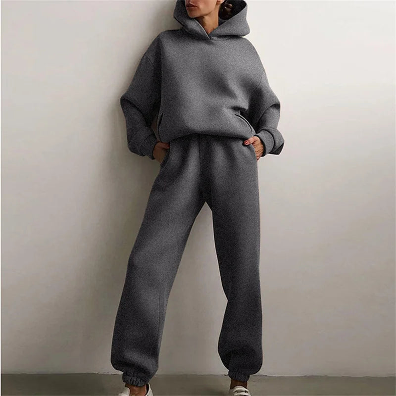 Chándal- sudadera con capucha y pantalón con puño