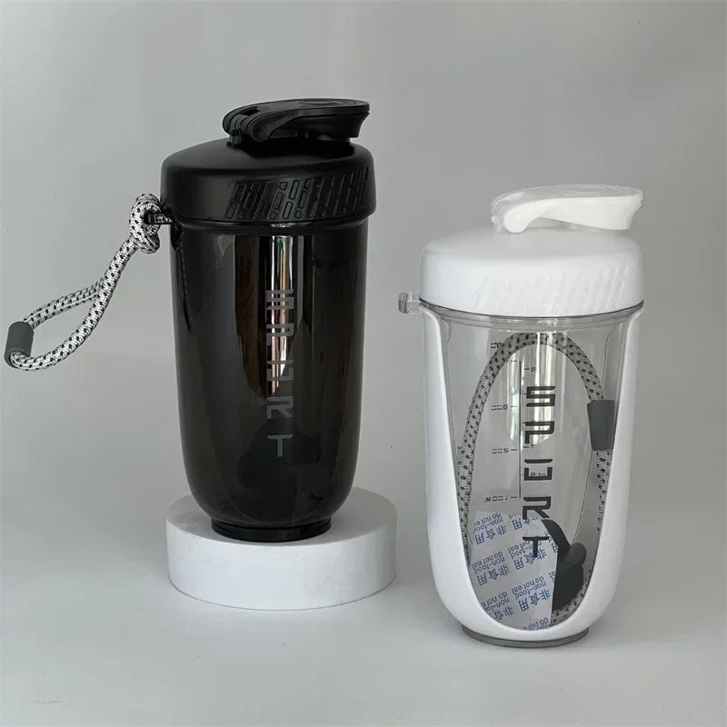Shaker de 600ML con bola batidora de plástico