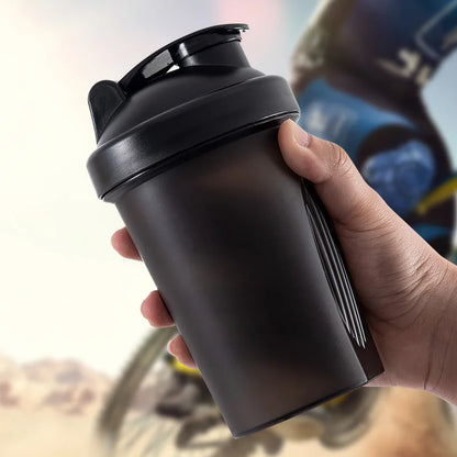 Shaker de proteínas con bola mezcladora
