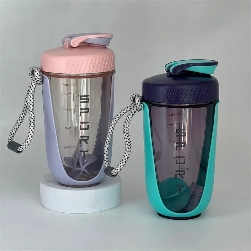 Shaker de 600ML con bola batidora de plástico