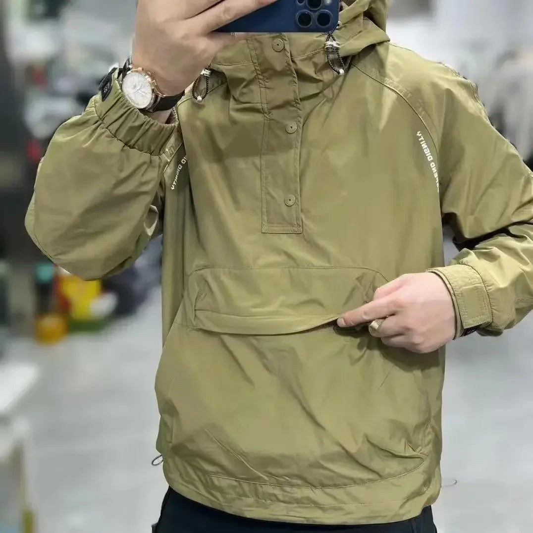 Forro impermeable con capucha