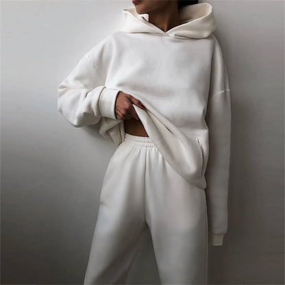 Chándal- sudadera con capucha y pantalón con puño