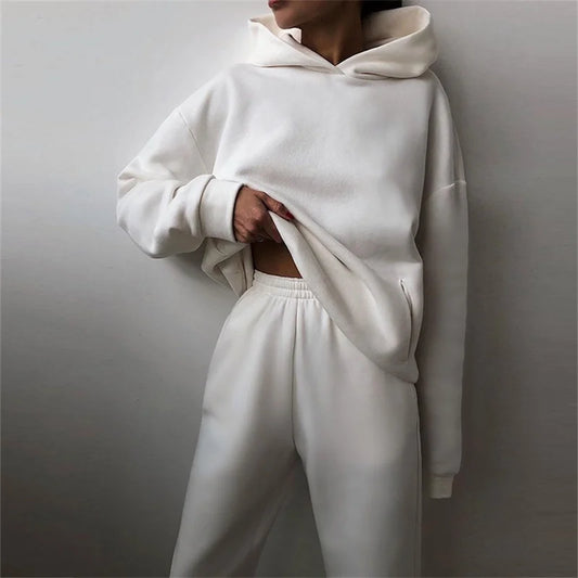 Chándal- sudadera con capucha y pantalón con puño