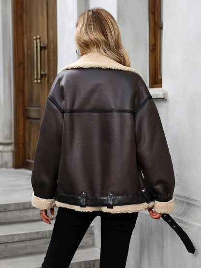 Chaqueta de piel sintética e interior de cordero